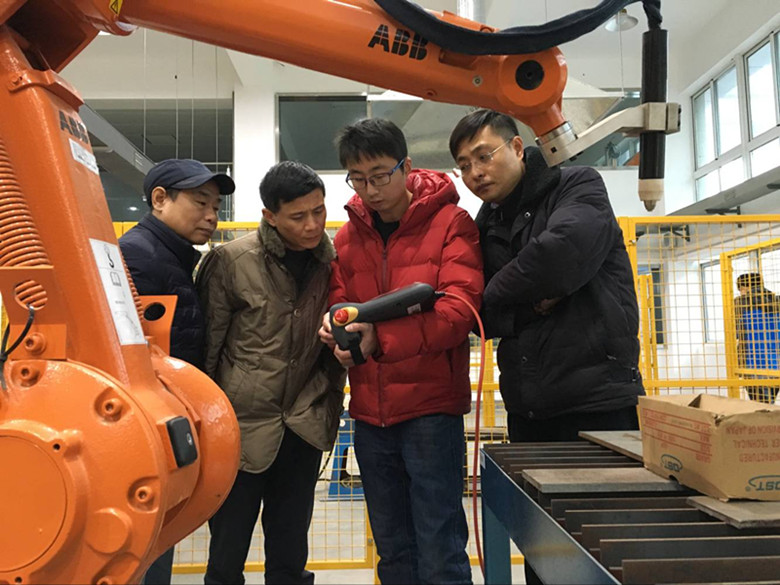 船舶工程學院開展焊接機器人師資培訓