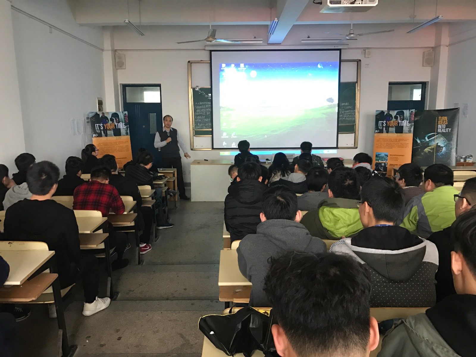 卡特彼勒機械部件有限公司來校洽談校企合作事宜