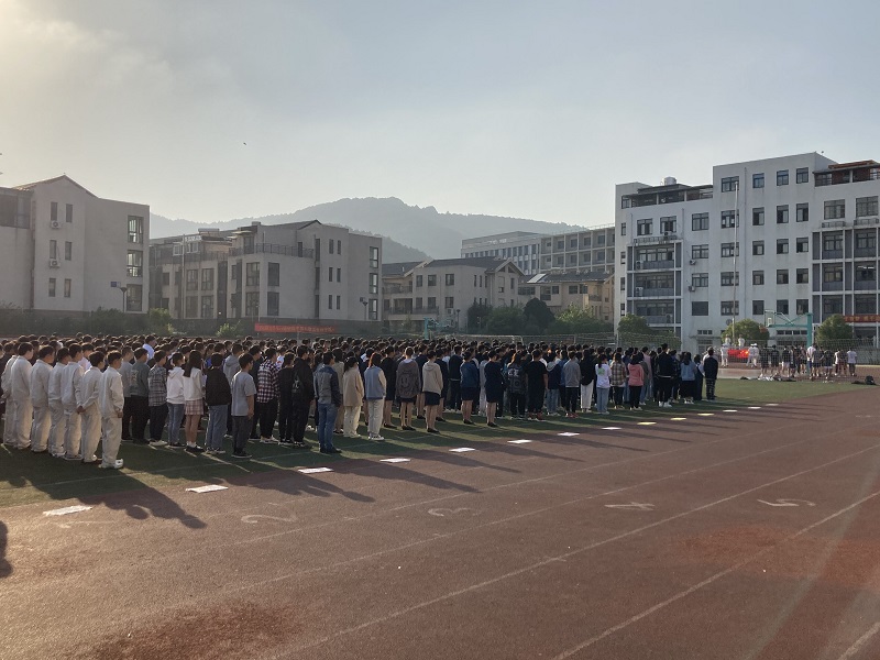 船舶工程學(xué)院舉行新學(xué)期首次升旗儀式