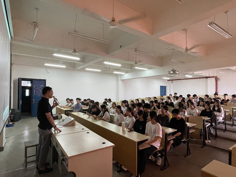 船舶工程學(xué)院開展院級(jí)講座活動(dòng)