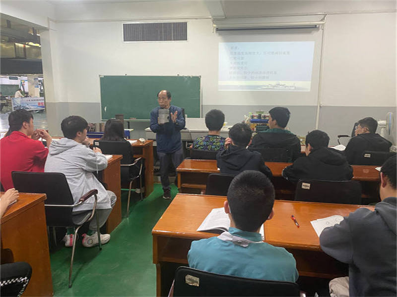 船舶工程學(xué)院開展院級(jí)公開課評(píng)議活動(dòng)