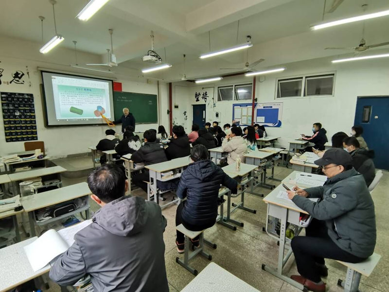 船舶工程學(xué)院開展校級公開課評議活動