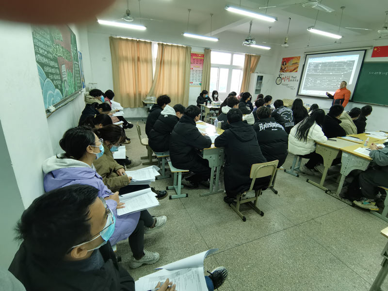 展課堂風(fēng)采，促教學(xué)質(zhì)量