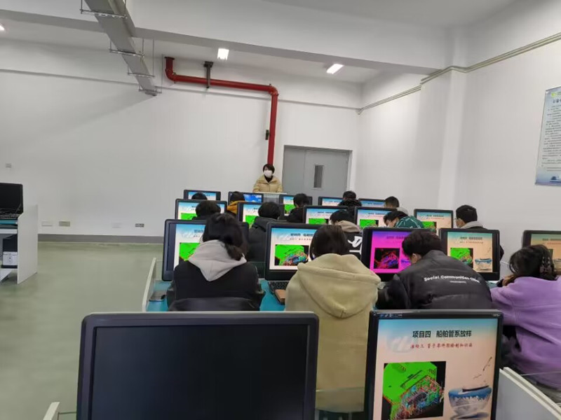 船舶工程學(xué)院開展校級公開課評議活動