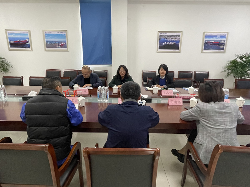 校黨委副書記、五級(jí)職員朱雨蘭赴太倉(cāng)