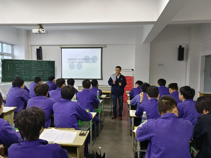 船舶工程學(xué)院開展校級公開課評議活動