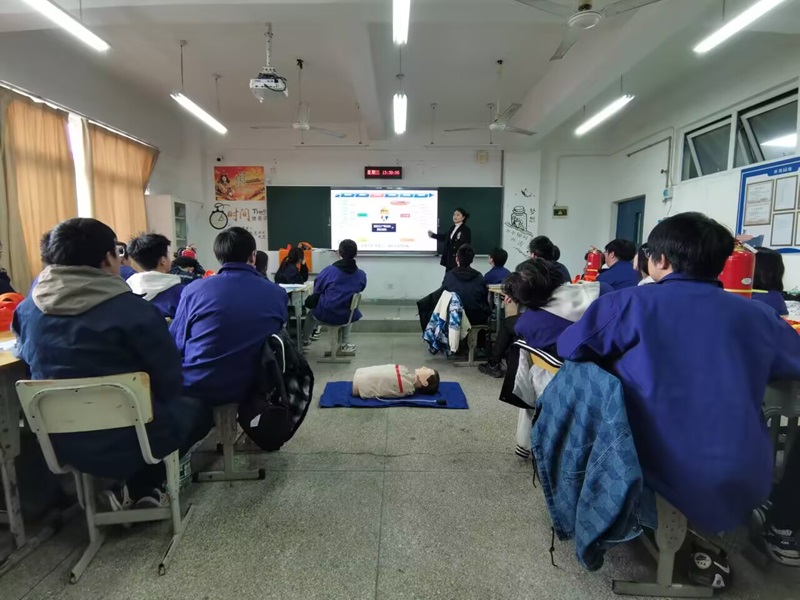 展課堂風(fēng)采，促教學(xué)質(zhì)量