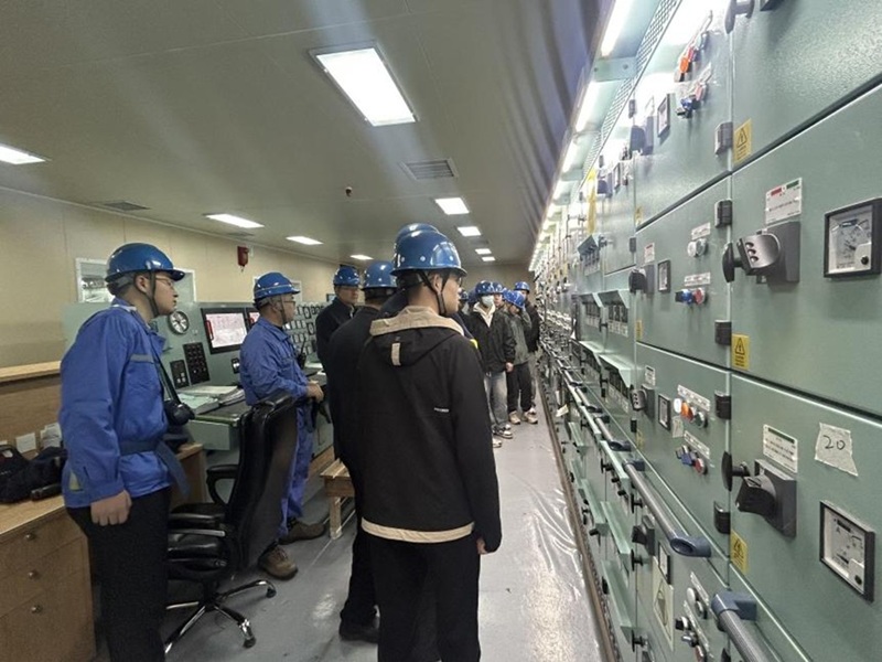 筑夢(mèng)向深藍(lán)，實(shí)踐出新知