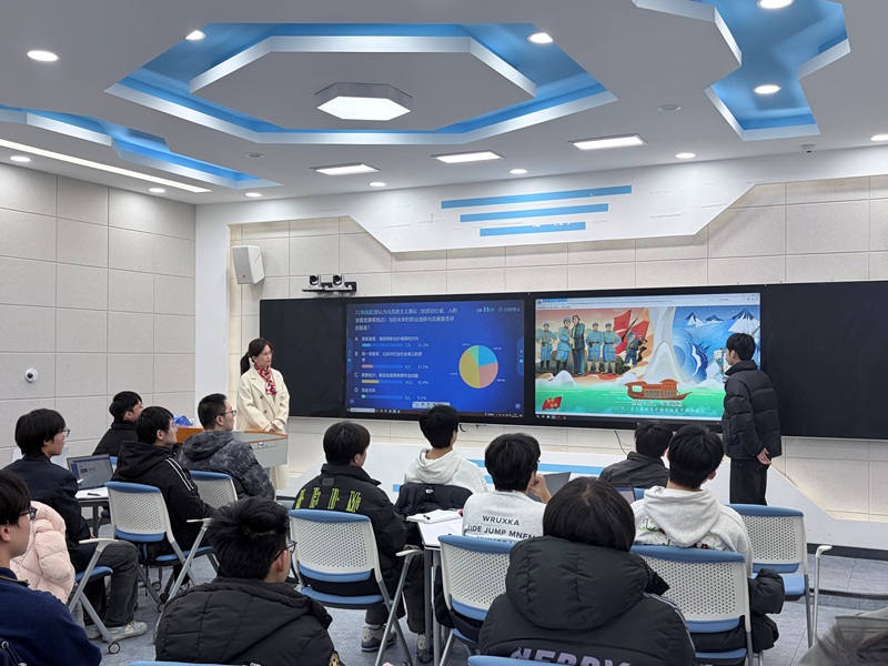 任海波老師院開設(shè)校級展示課《信仰領(lǐng)航深海 實(shí)踐鑄就重器》