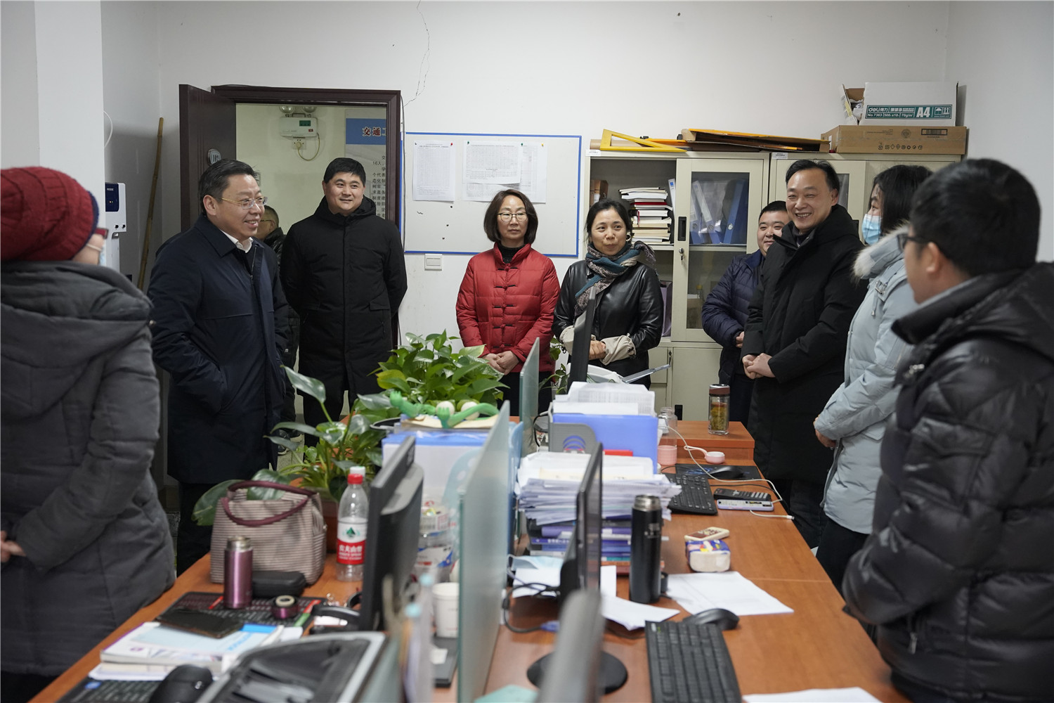喜迎新學(xué)期 慰問暖人心:校領(lǐng)導(dǎo)走訪慰問教職工