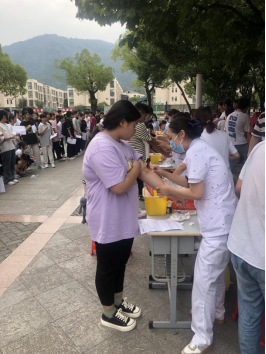 學校開展2023級新生體檢工作