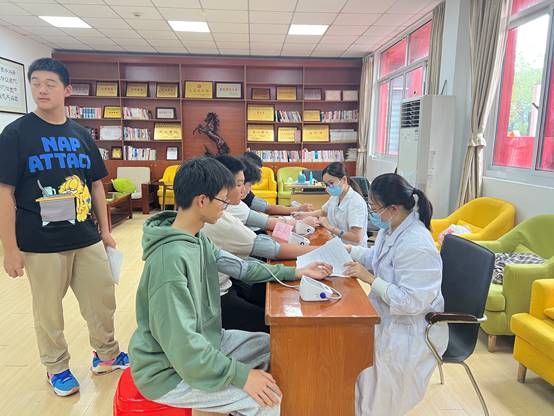 學(xué)校開展2023年度無錫市學(xué)生常見病和健康影響因素監(jiān)測及干預(yù)工作