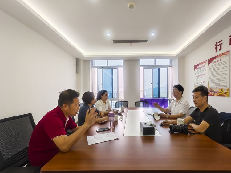 校關(guān)工委熱情接待無(wú)錫檢察院關(guān)工委領(lǐng)導(dǎo)一行