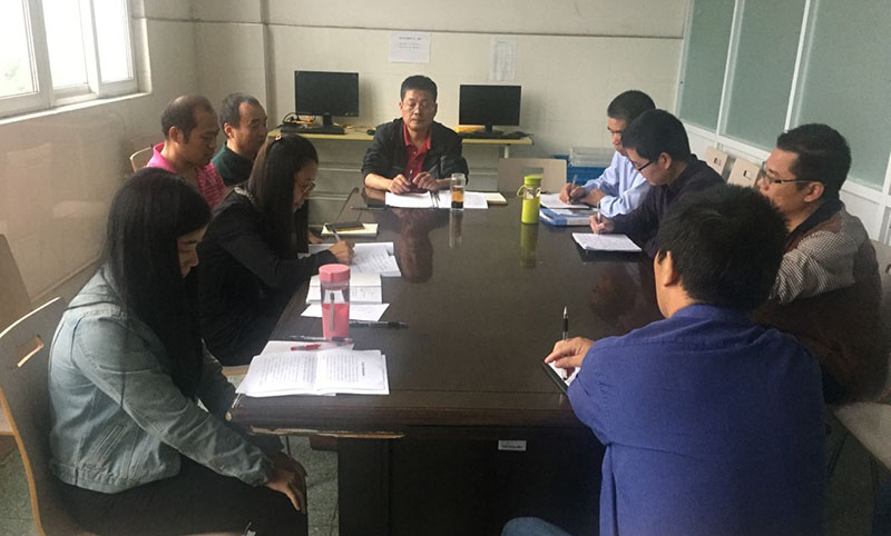 基礎(chǔ)部黨支部召開“踐行‘四講四有’做合格黨員”討論會