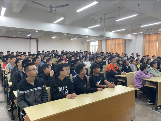 基礎(chǔ)教學(xué)部舉辦“一事一業(yè)，精益求精”講座