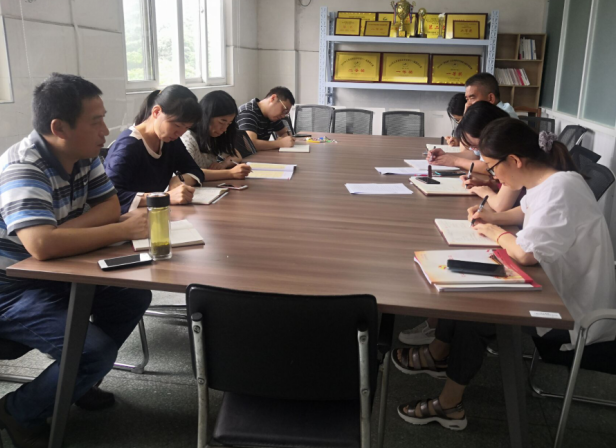 基礎(chǔ)教學(xué)部召開意識形態(tài)工作專題會議