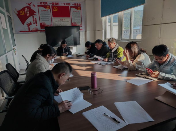 基礎(chǔ)教學(xué)部11月召開(kāi)教學(xué)例會(huì)