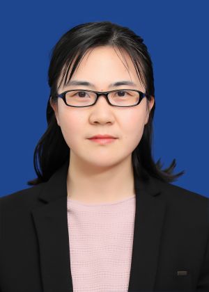 英語教研室副主任王麗