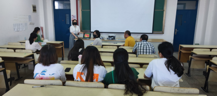 集體備課展成果，齊心協(xié)力共提升——語(yǔ)文教研室開(kāi)展集體備課試講活動(dòng)