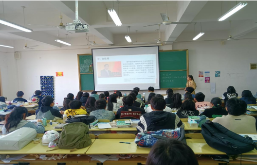 青年教師蔡沖開設(shè)校級(jí)匯報(bào)課