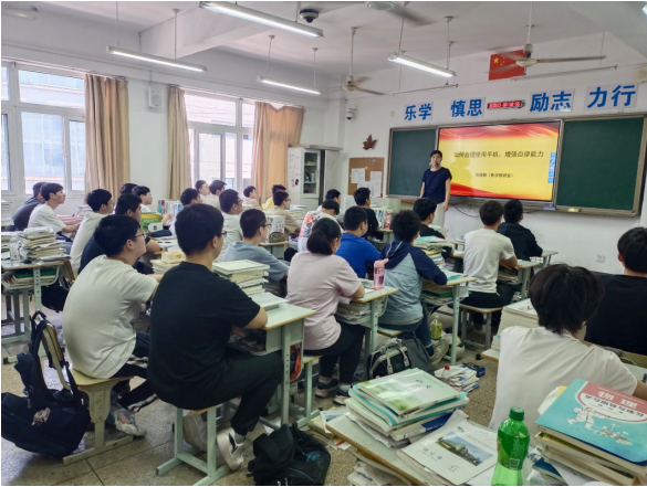 黨員進班級開展座談會活動