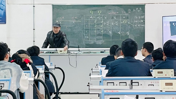 實驗筑基   格物窮理——理化教研室首次物理實驗公開課報道