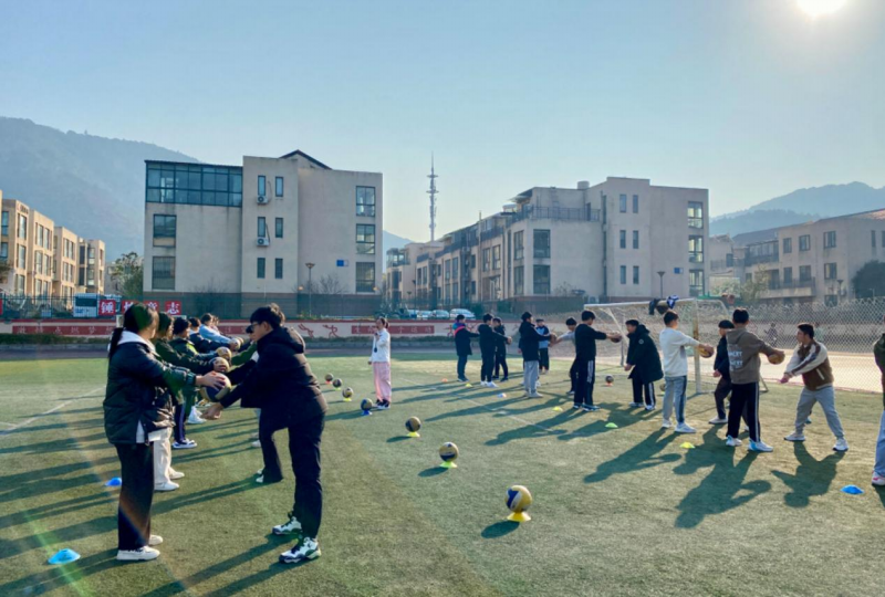 師徒結對促成長  教學匯報展風采