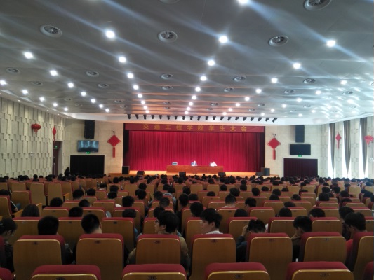 交通工程學(xué)院召開“嚴(yán)肅校級 整頓學(xué)風(fēng)”主題學(xué)生大會