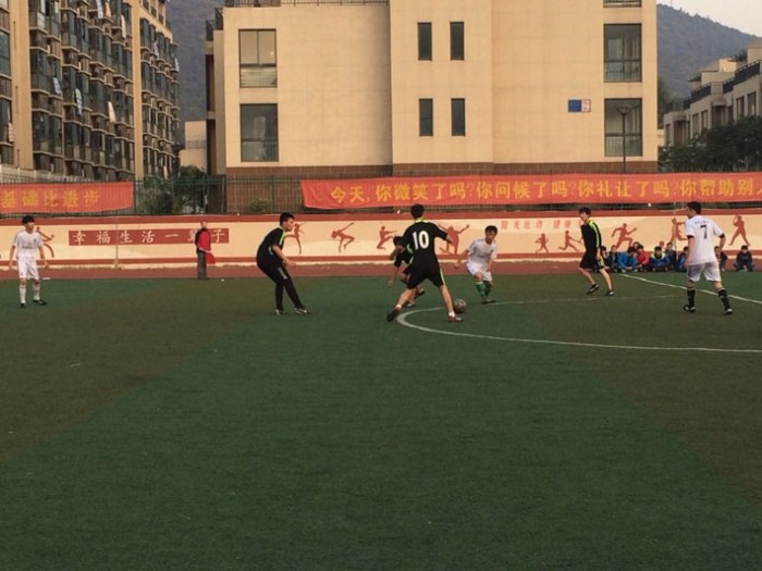 我?！敖恍１毙@足球賽決賽：交通工程系VS機電工程系
