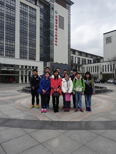 向弱勢兒童獻(xiàn)上愛心，為折翼天使插上翅膀