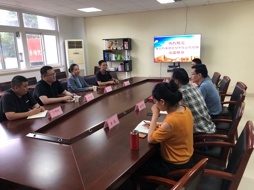 蘇交科集團(tuán)領(lǐng)導(dǎo)來交通工程學(xué)院交流調(diào)研