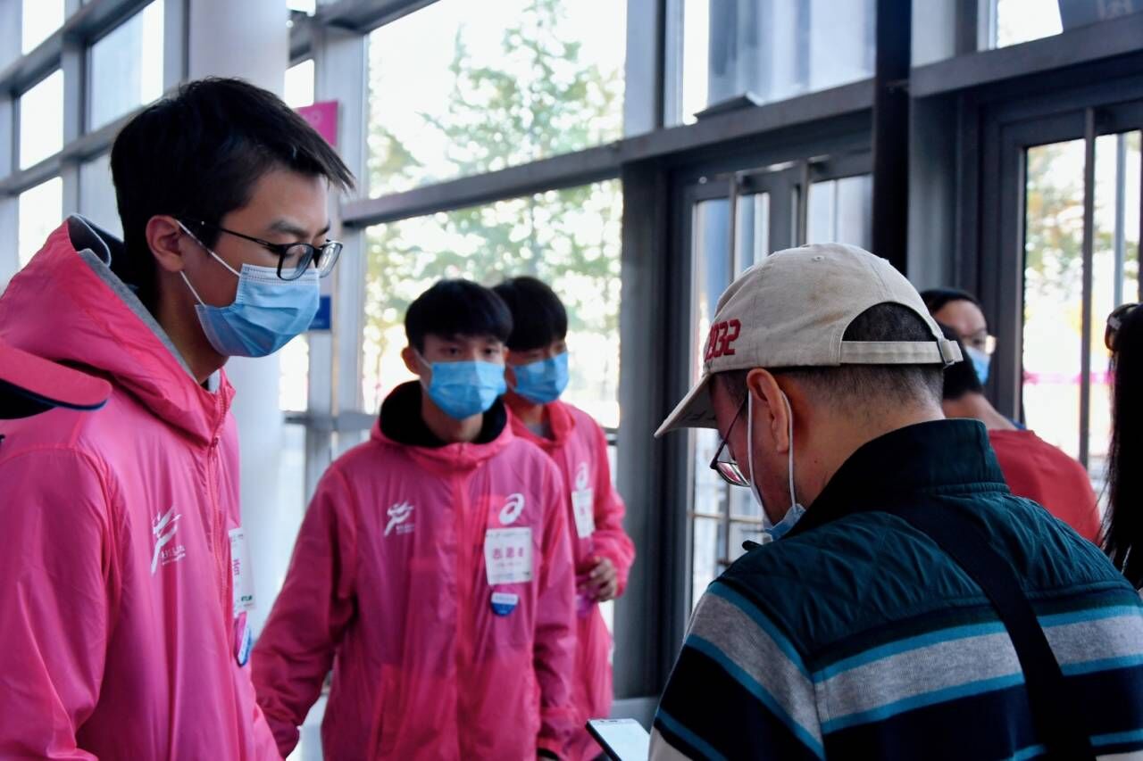 以崇尚志愿者之精神，圓滿完成2020比佛利無錫馬拉松志愿者任務