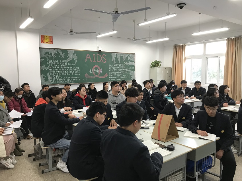 交通工程學(xué)院組織召開本學(xué)期“校課堂教學(xué)展示活動”
