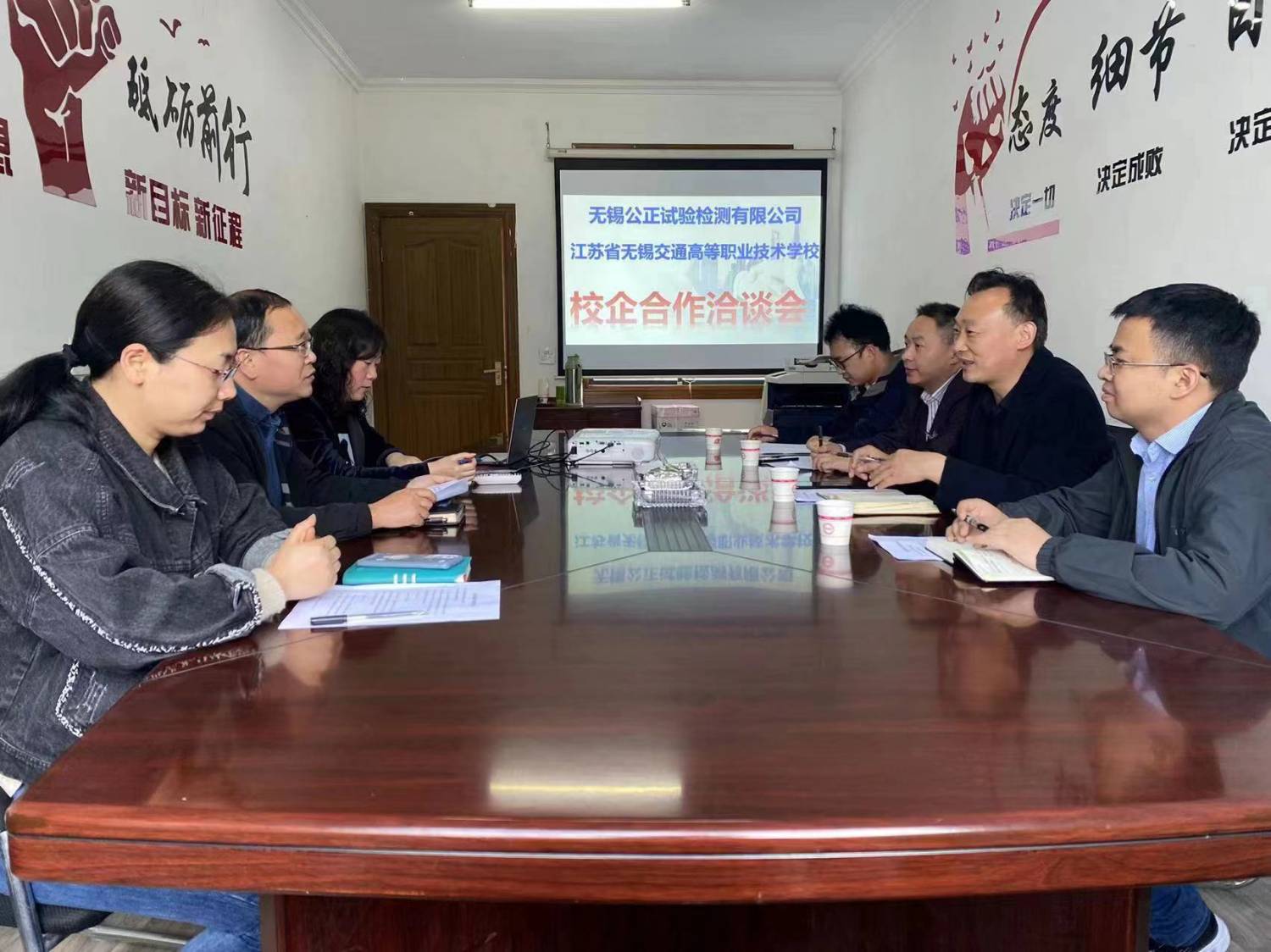 走進(jìn)企業(yè)，開(kāi)展校企深度合作 ——交通工程學(xué)院職業(yè)教育周活動(dòng)