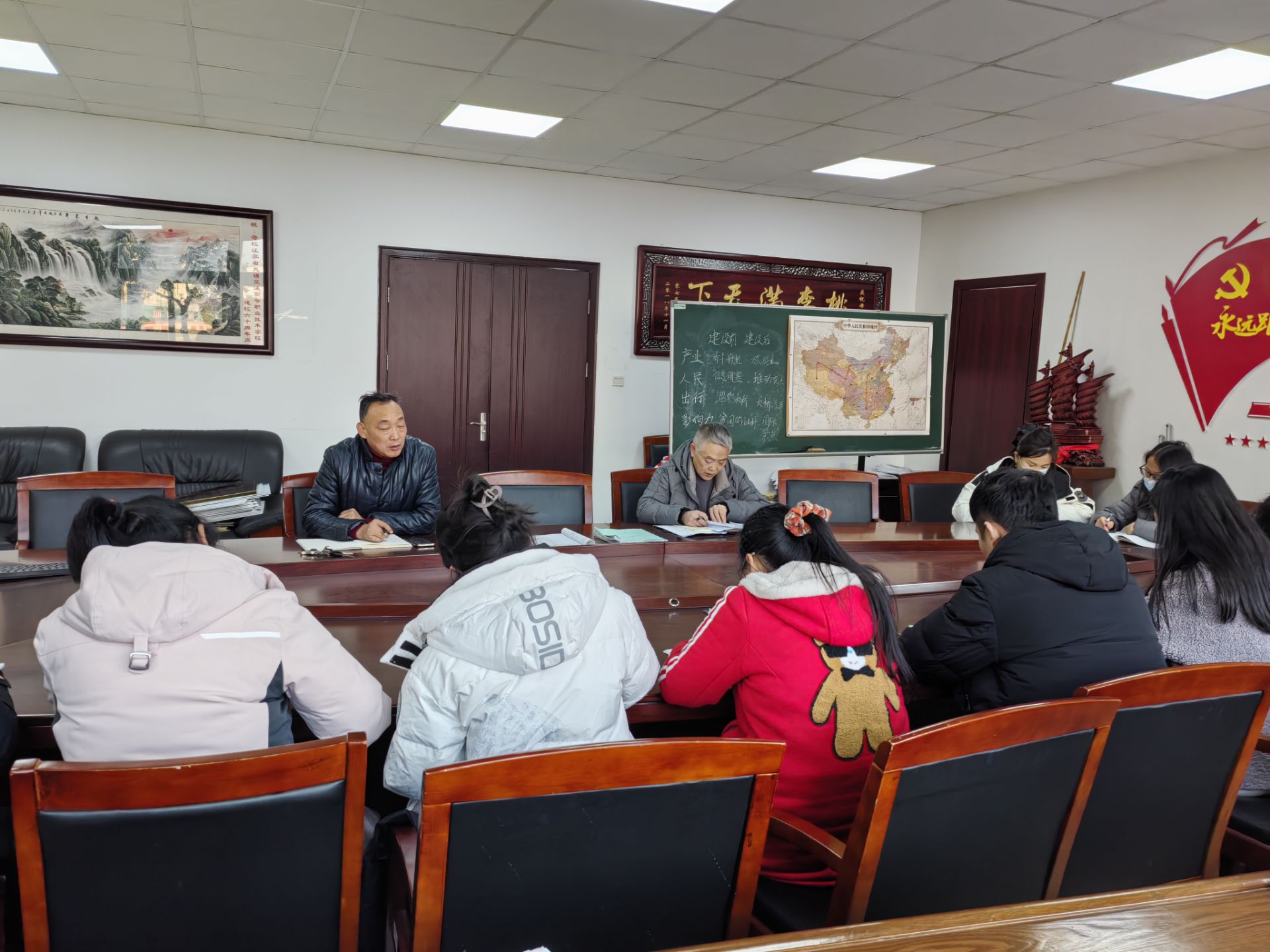 交通工程學(xué)院召開總支委員（擴大）會