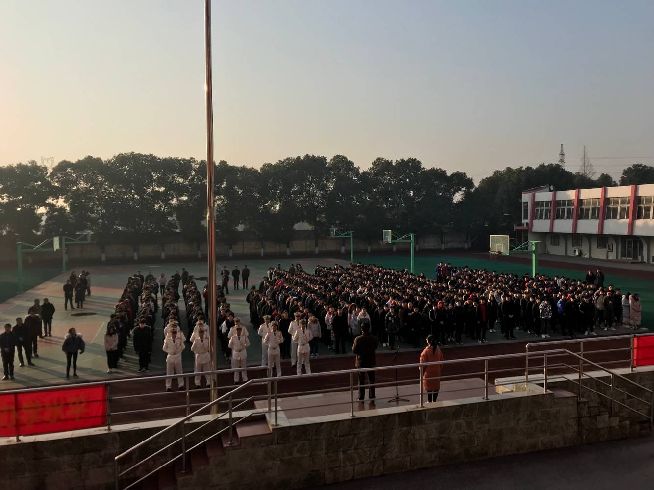 機械工程學院舉行新學期首次升旗儀式