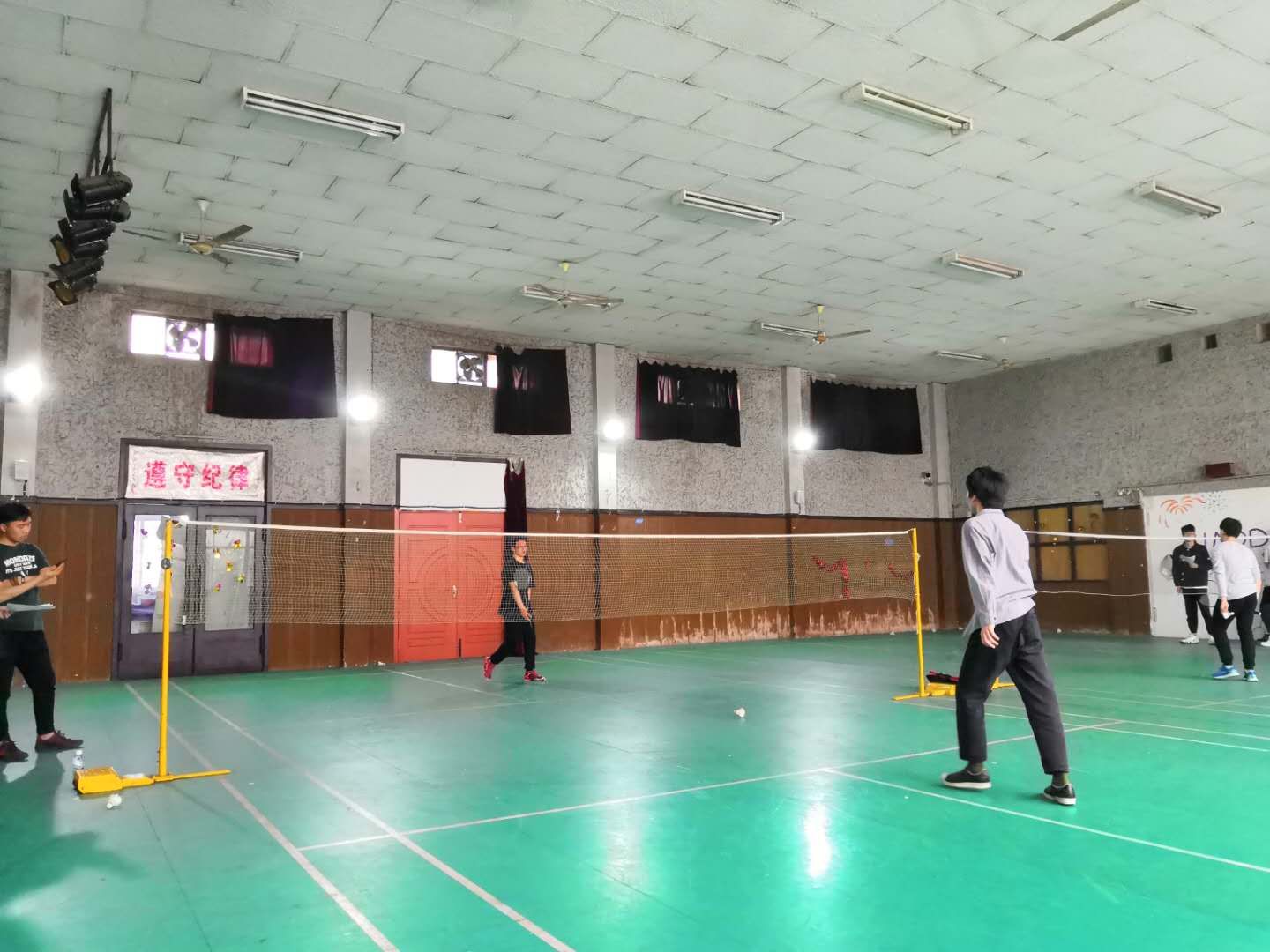 機(jī)械工程學(xué)院舉行“追逐夢(mèng)想 與你同行”羽毛球比賽