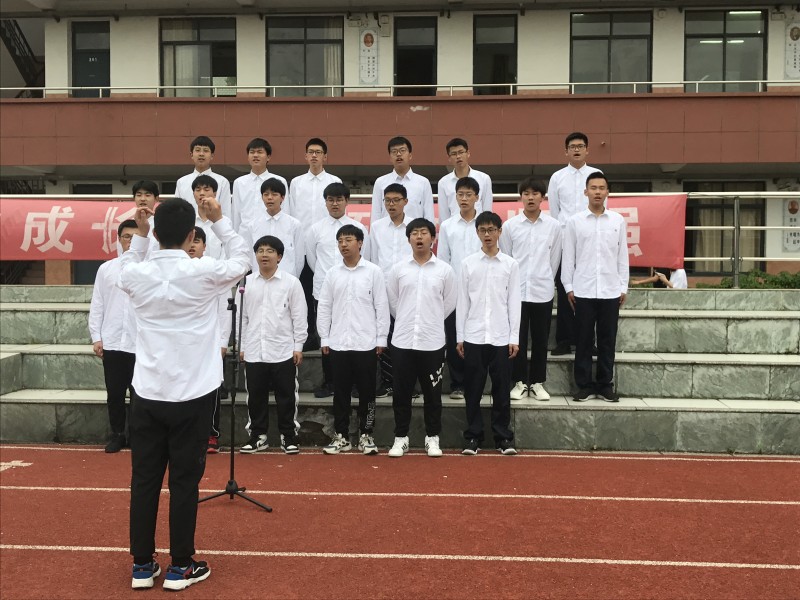 機(jī)械工程學(xué)院舉行“紅歌嘹亮、青春飛揚(yáng)”大合唱比賽