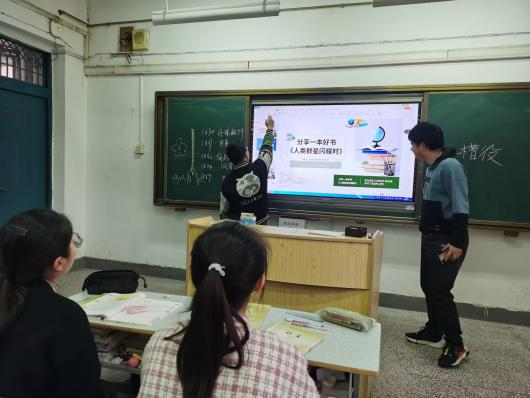 學(xué)生社團(tuán)國學(xué)堂開展“悅讀”好書分享會