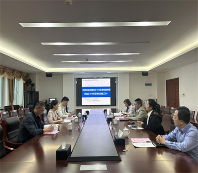 無錫市紅十字會(huì)黨組成員、秘書長蔣燕蓉一行來校調(diào)研