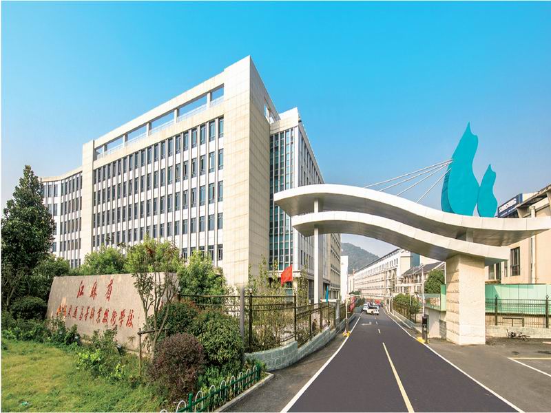 調(diào)整大小 新校門.jpg