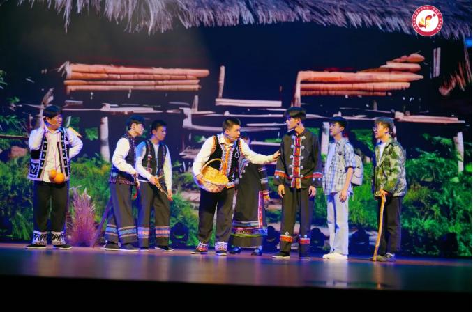 學(xué)校師生在無(wú)錫市第44屆中小學(xué)生“百靈鳥(niǎo)”藝術(shù)展演中斬獲雙金