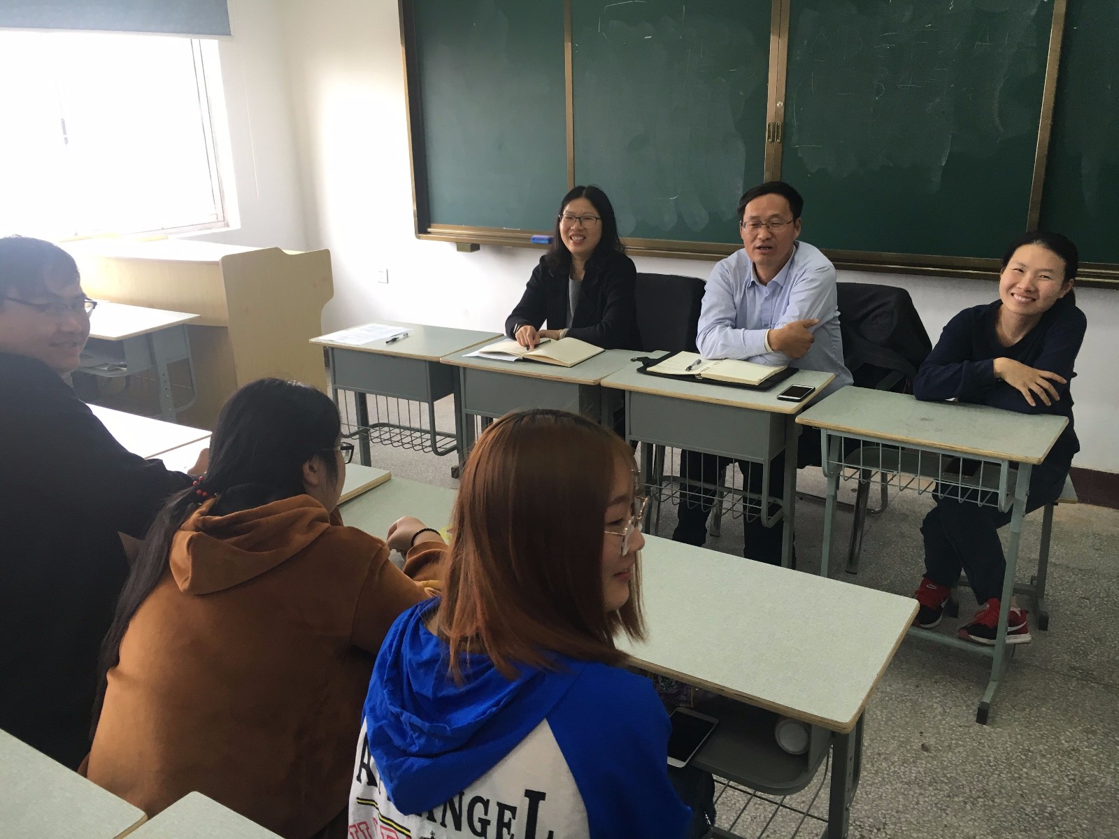 我院鄭智飛院長走進責任班級(131611/2)與學生面對面座談