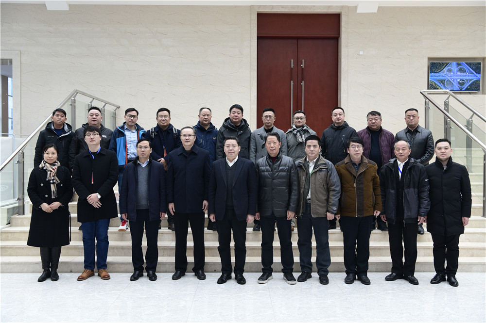 學(xué)校舉行2020年首屆校友返校日活動(dòng)