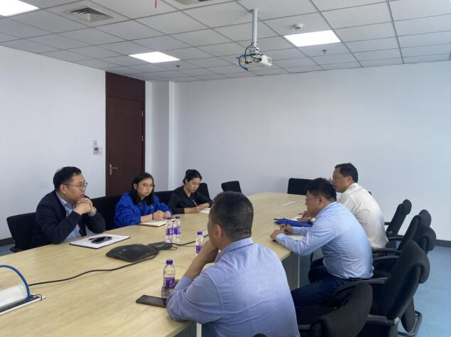 校黨委委員、副校長王玨帶隊(duì)赴上汽大通無錫分公司開展“訪企拓崗促就業(yè)”專項(xiàng)行動