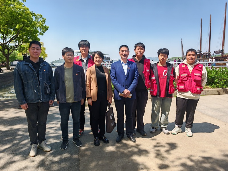 攜手共建謀發(fā)展，校企聯(lián)動(dòng)譜新篇